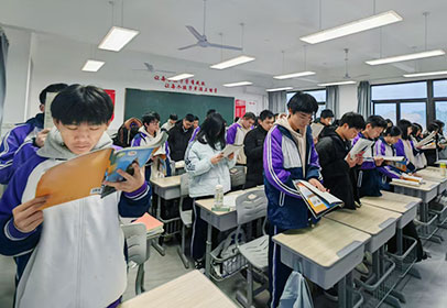 泰宁立仁高级中学站立式早读